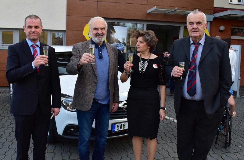 Centrum Paraple se spojuje se značkou Opel